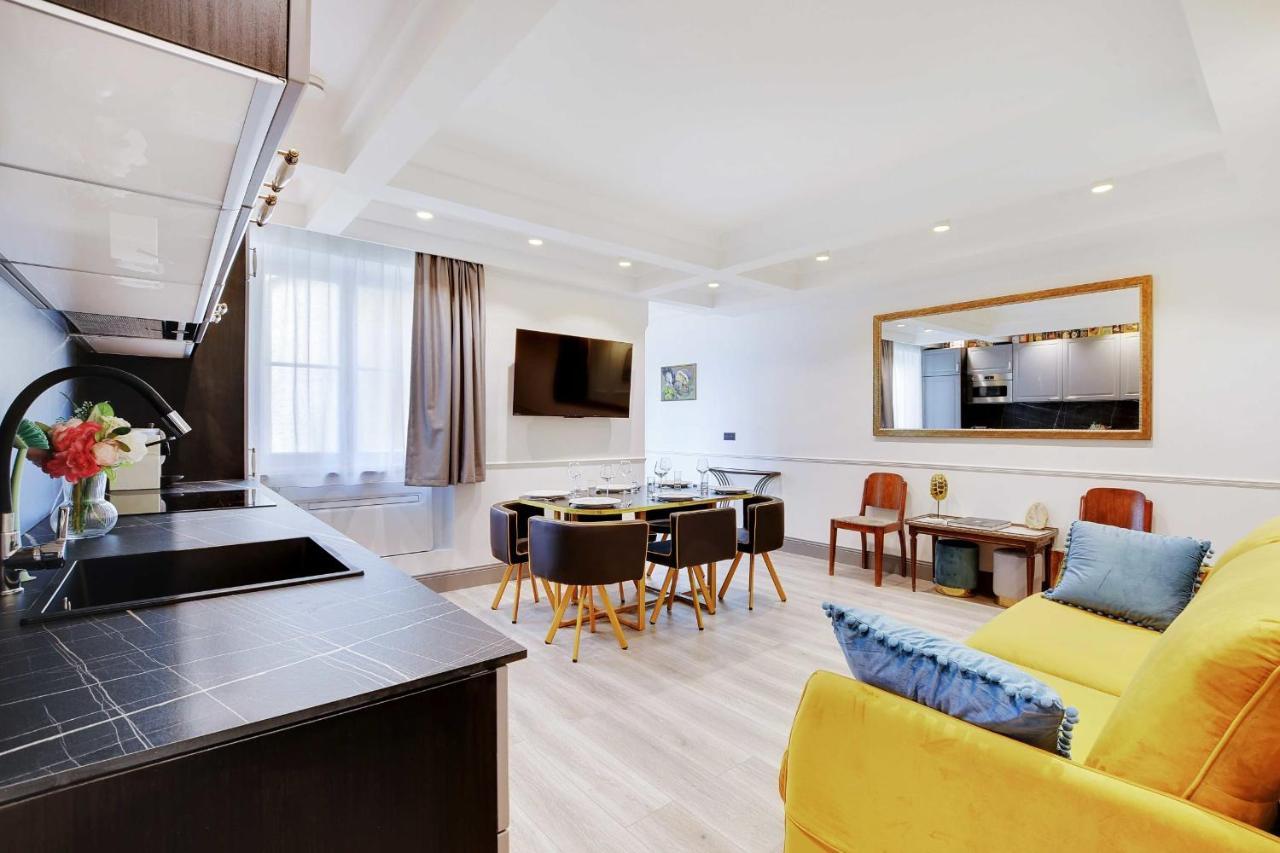 Appartement Magnifique - 2br - 6p - Place De L'etoile Parijs