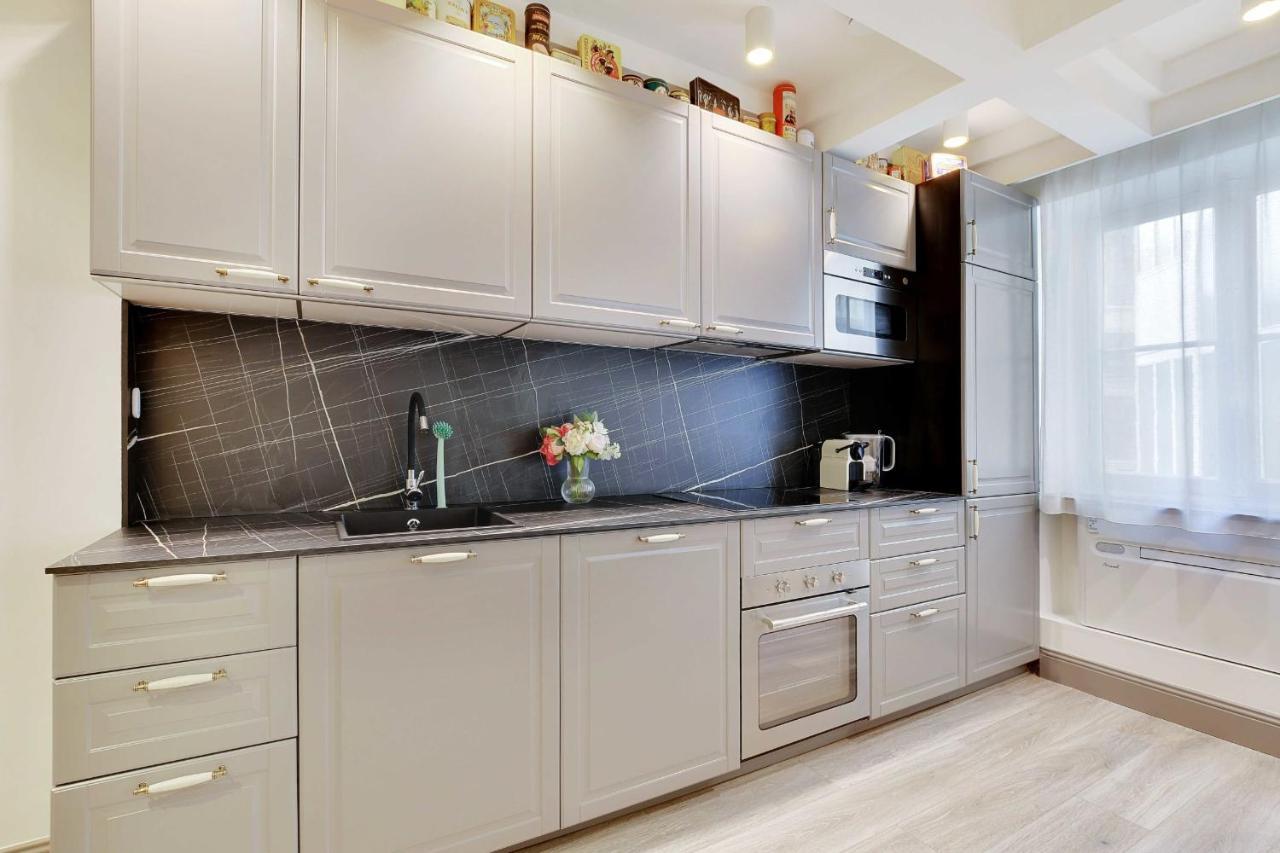 Appartement Magnifique - 2br - 6p - Place De L'etoile Parijs